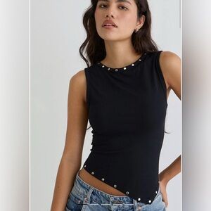 MOTEL Yetta Double Stud Vest Top In Black